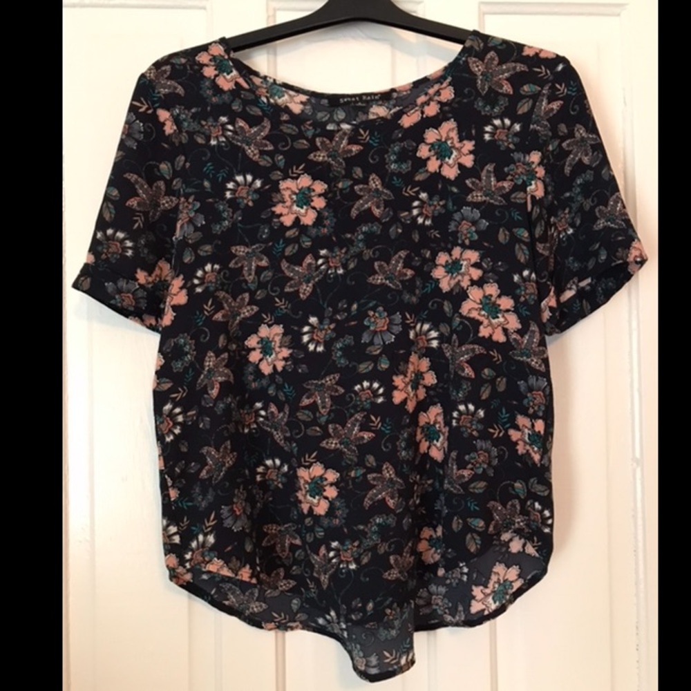 Floral pattern casual shirt